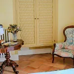 Giulia Villa