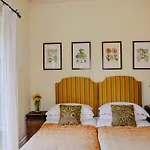 Giulia Villa Pozzuoli